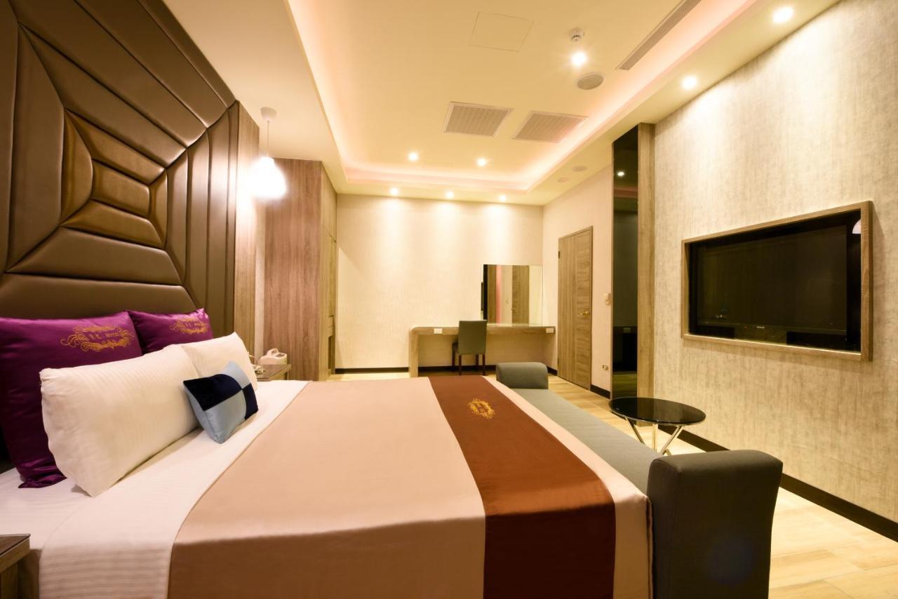 Purple Rainbow Motel Taipei Exterior photo
